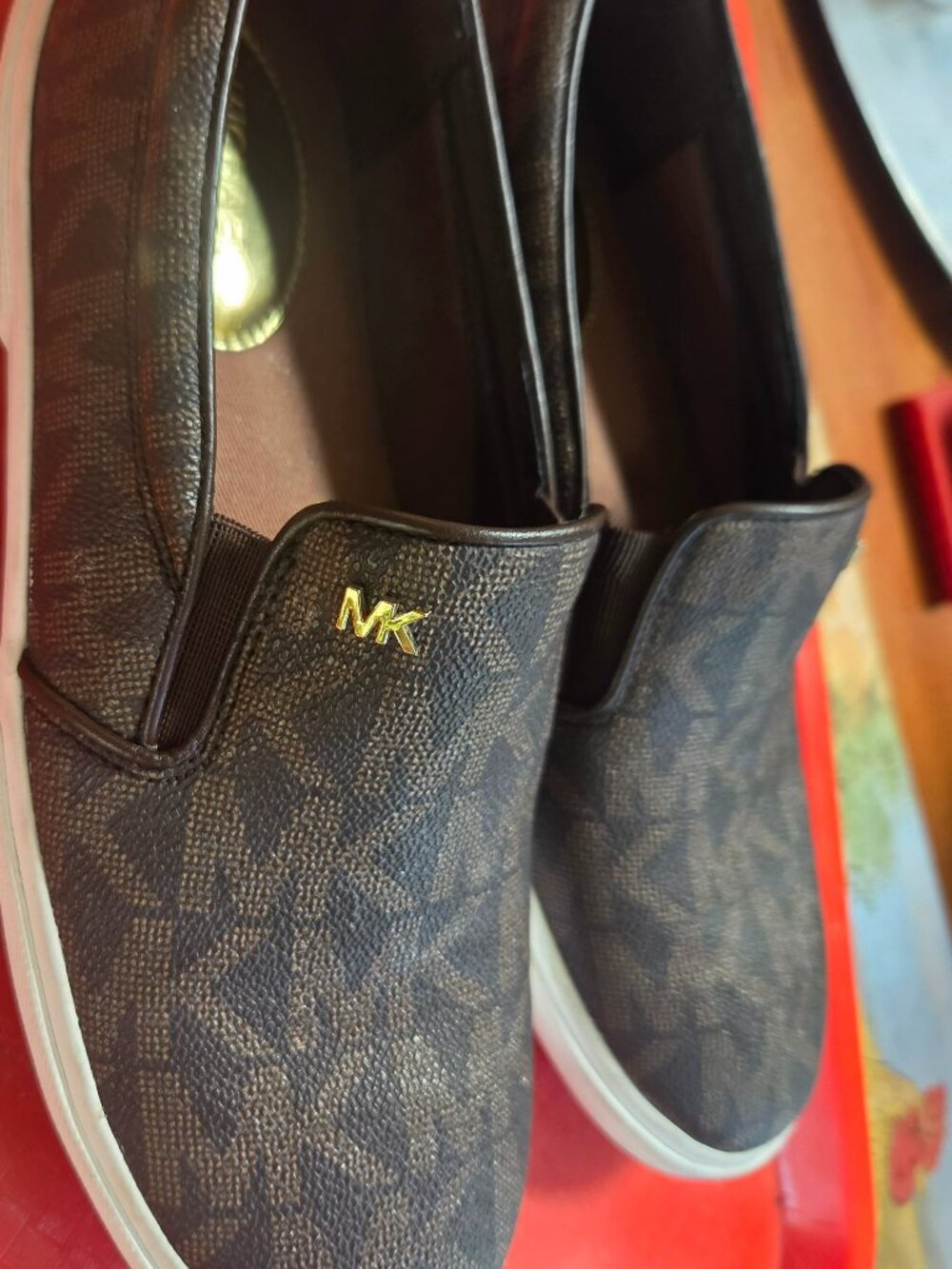 slightly used michael kors keaton flat signature brown slip on sneakers sie7m